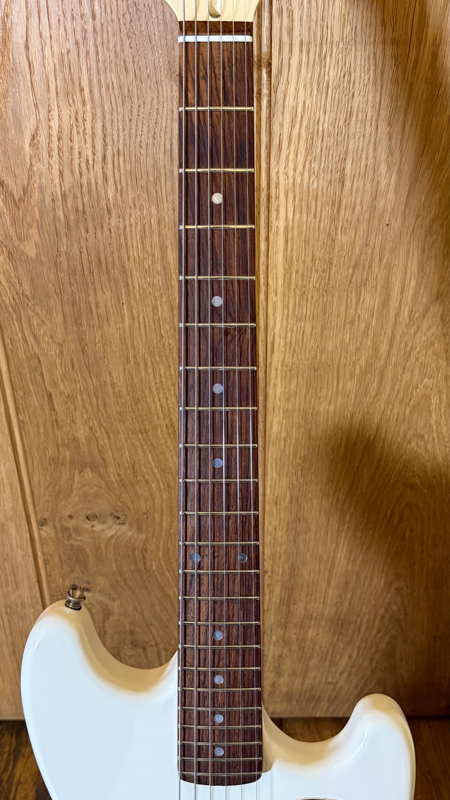 Squier Musicmaster VistaTone – Aged Olympic White (1997)