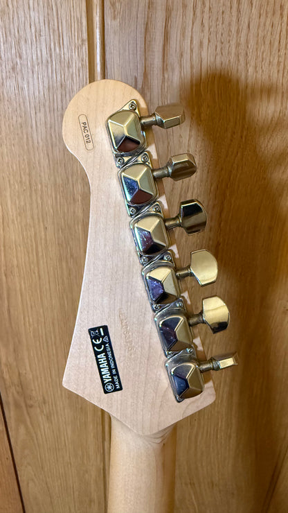 Yamaha Pacifica 012