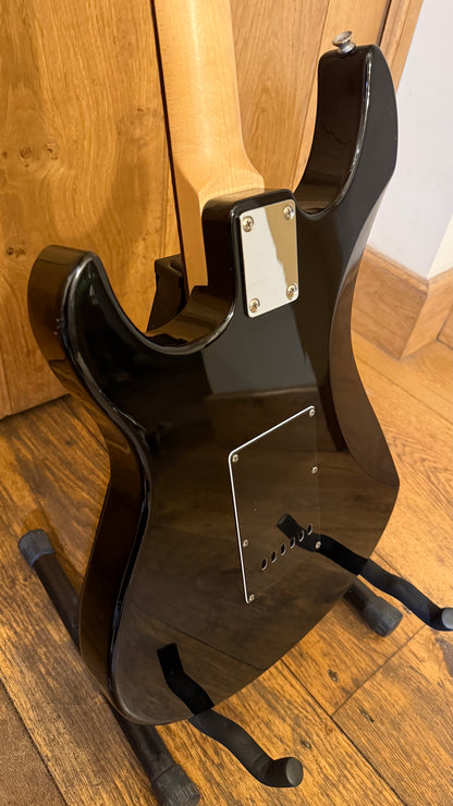 Yamaha Pacifica 012